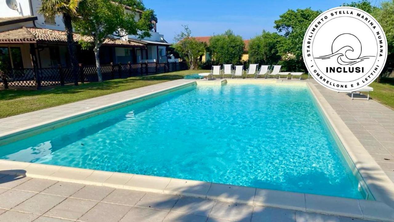Viva3 - Numana, Ampio Trilocale In Villa Con Piscina Eksteriør billede
